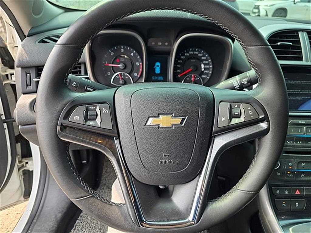 Chevrolet Malibu - Vista 8