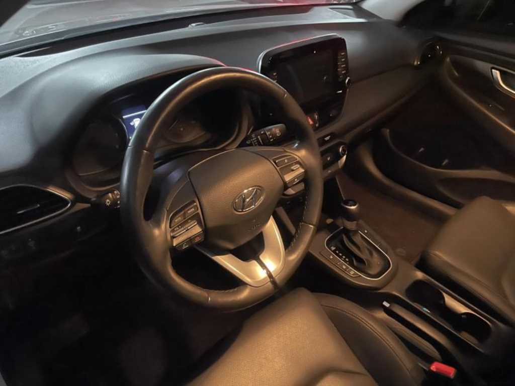 HYUNDAI i30 - Vista 7