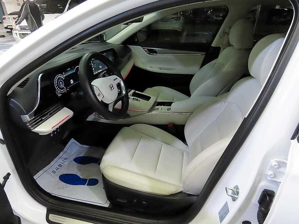 HYUNDAI Grandeur - Vista 6