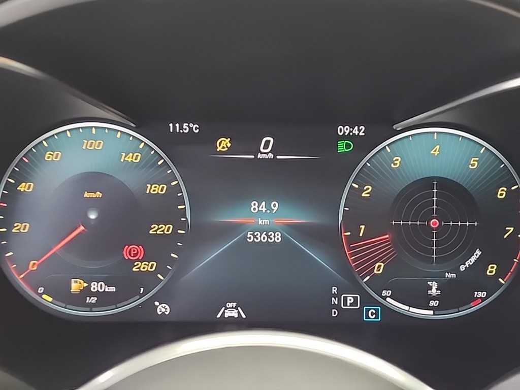 Mercedes Benz GLC Class - Vista 6