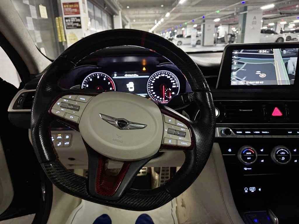 Genesis G70 - Vista 9