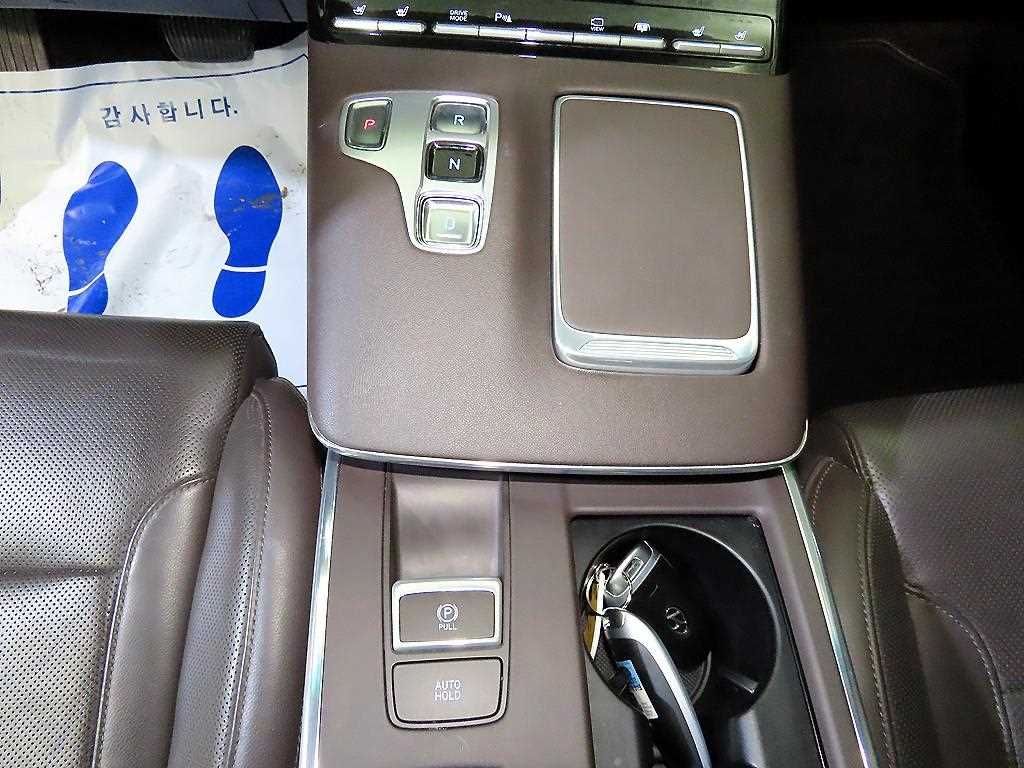 HYUNDAI Grandeur - Vista 12