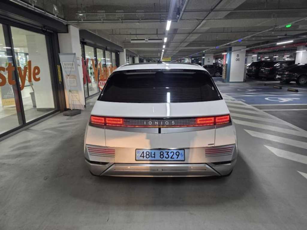 HYUNDAI Ioniq 5 - Vista 4