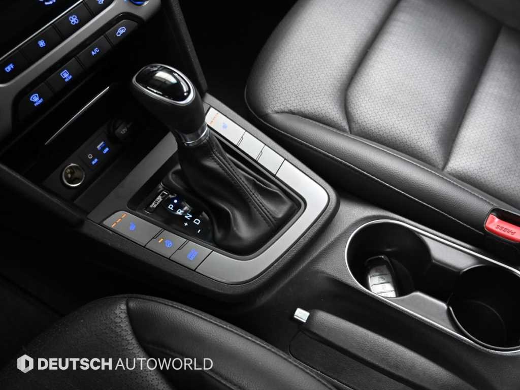 HYUNDAI Avante - Vista 9