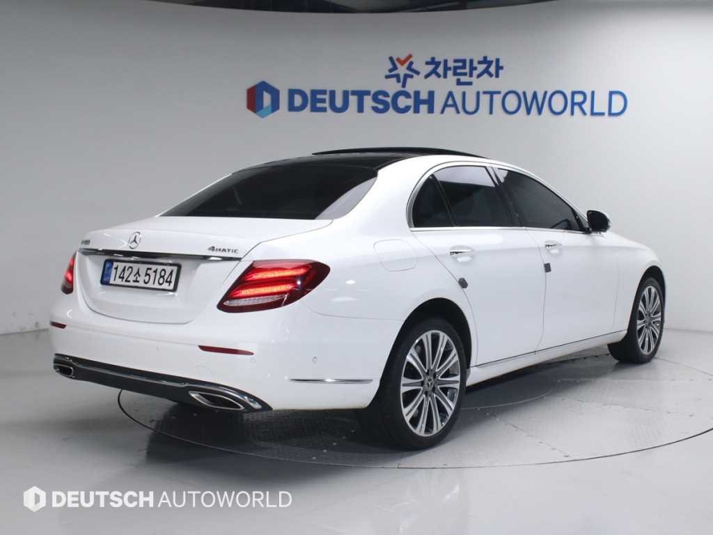 Mercedes Benz E class - Vista 2