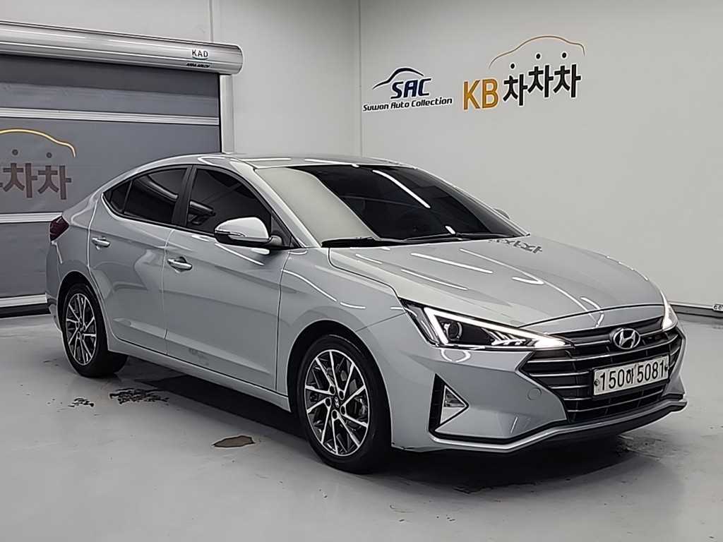 HYUNDAI Avante - Vista 4