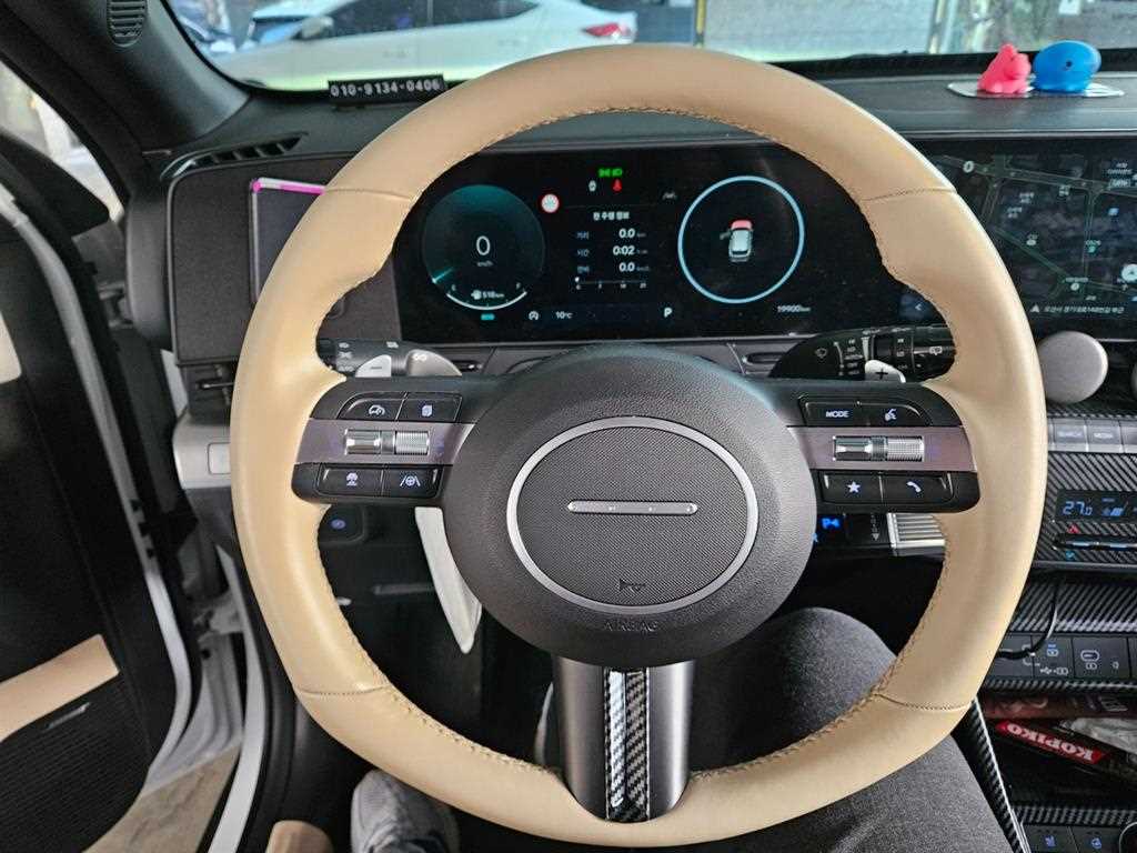 HYUNDAI Kona - Vista 12