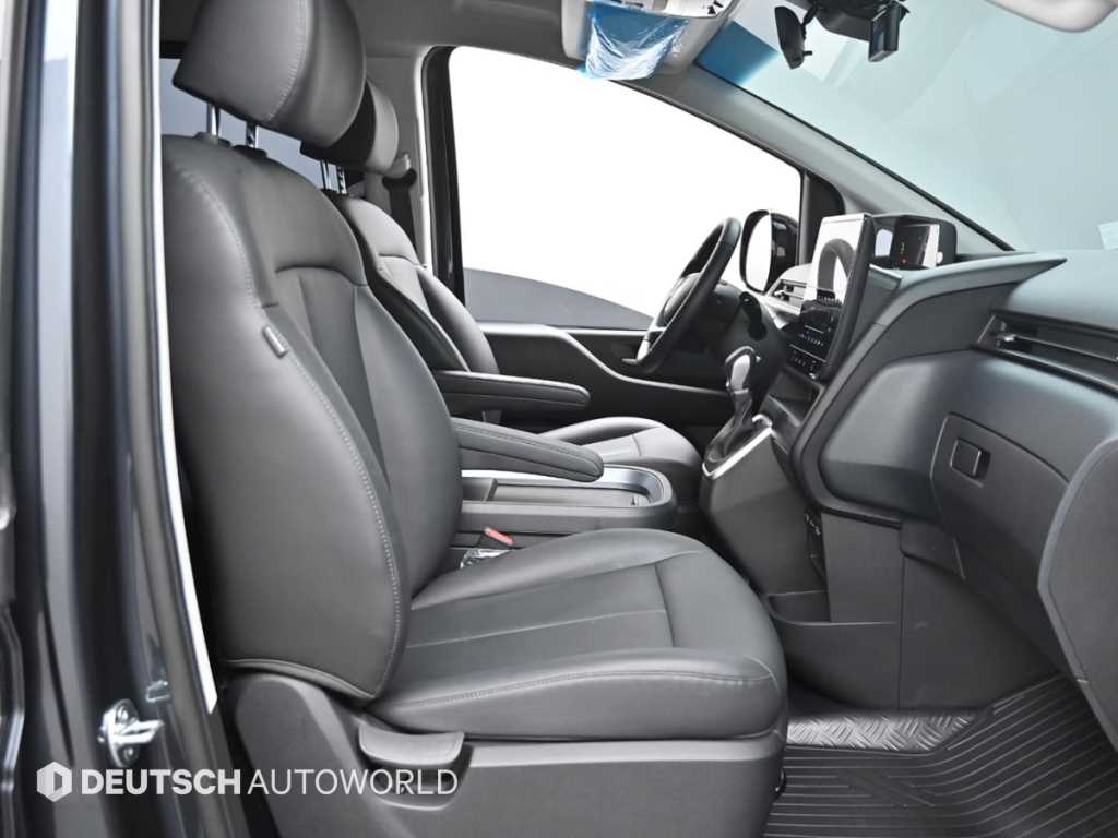 HYUNDAI Staria - Vista 10