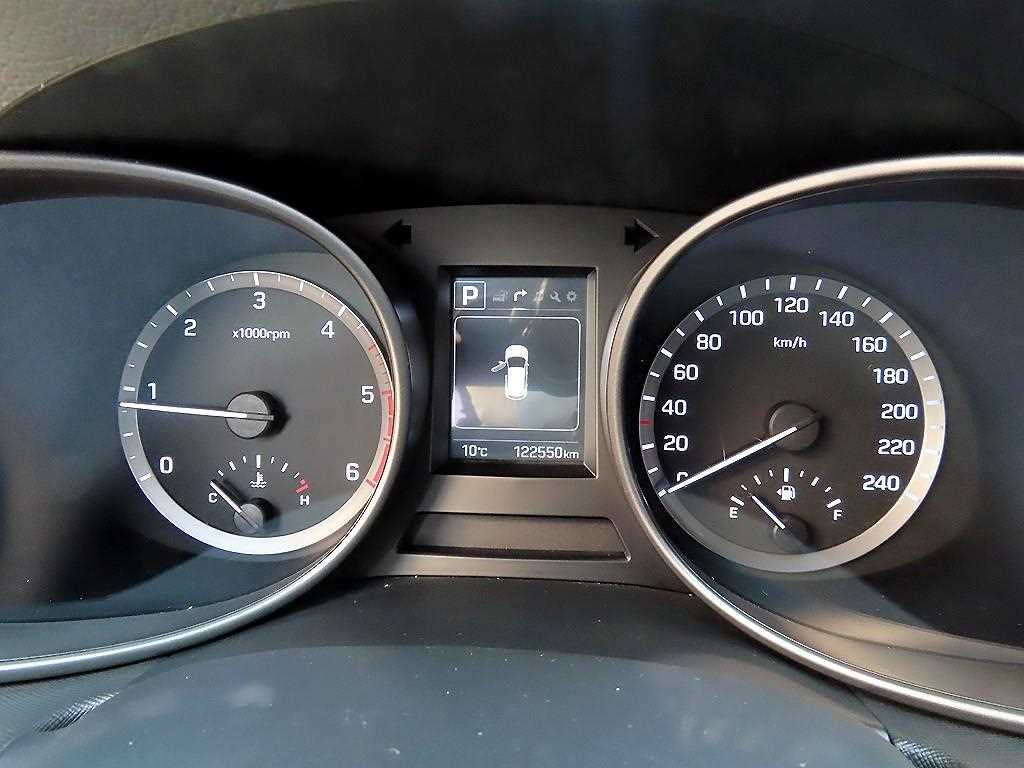 HYUNDAI Maxcruz - Vista 9