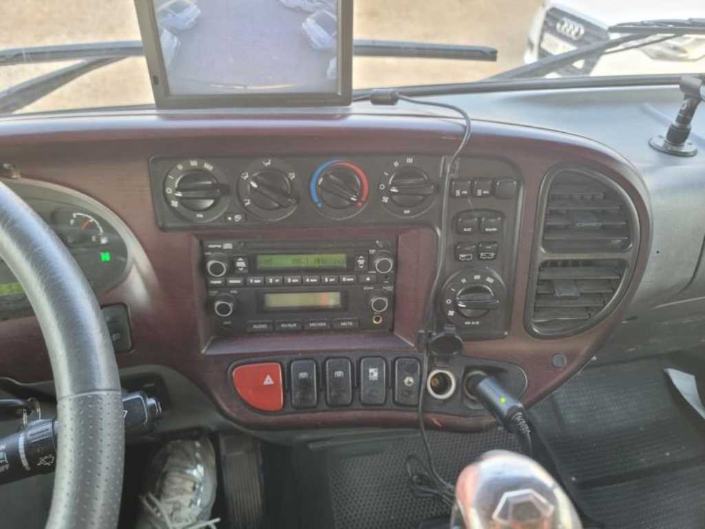 medium and large bus Hyundai bus - Vista 7