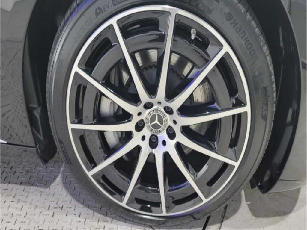 Mercedes Benz EQS - Vista 5