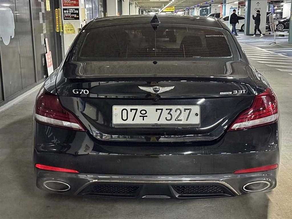 Genesis G70 - Vista 6