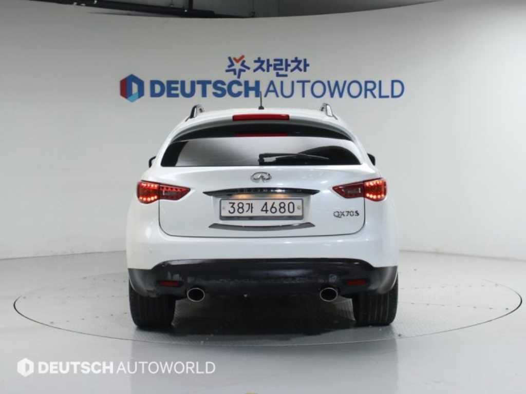 Infiniti QX - Vista 4