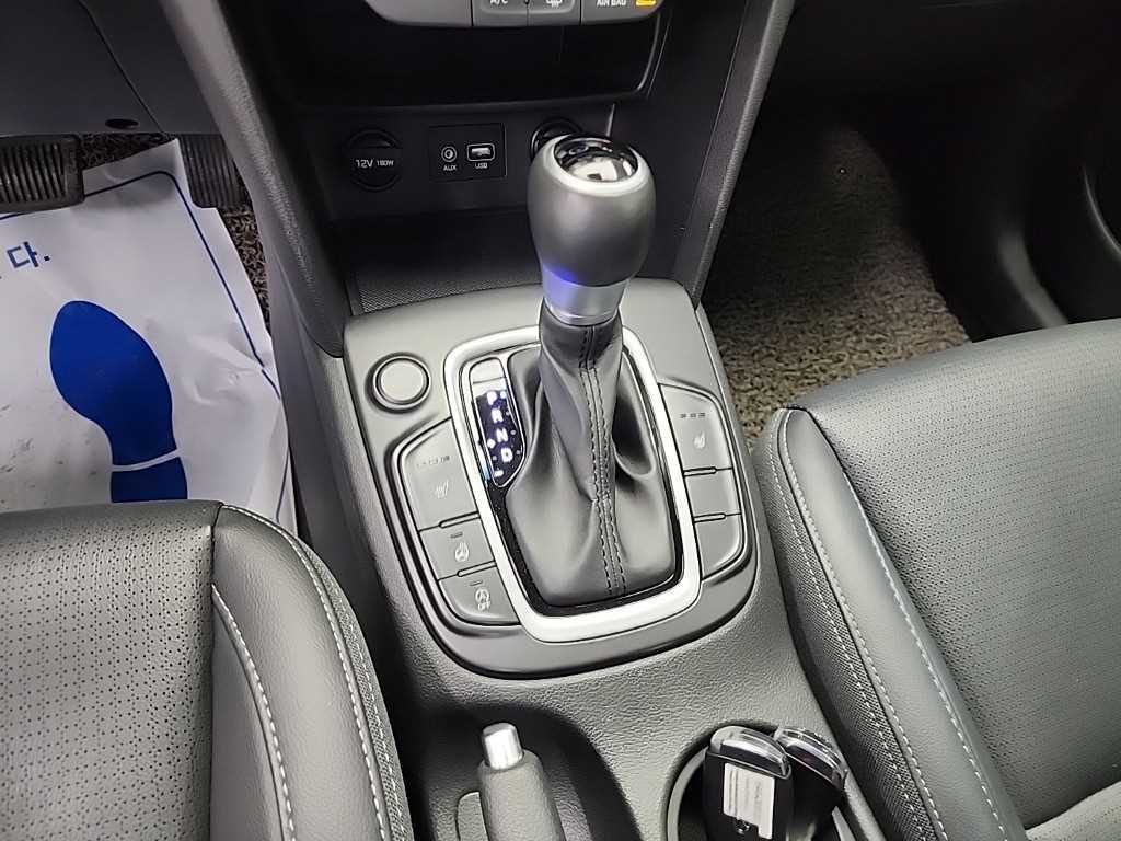 HYUNDAI Kona - Vista 8