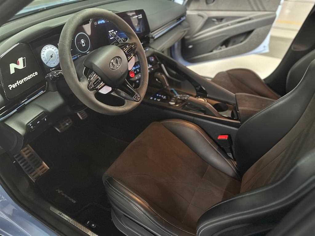 HYUNDAI Avante - Vista 9