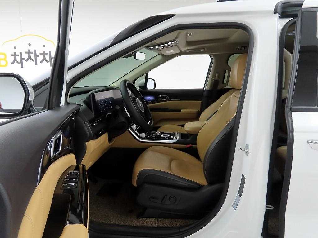 KIA Carnival - Vista 11