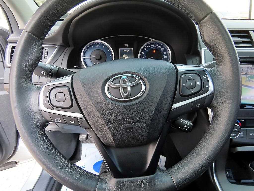 Toyota Camry - Vista 8
