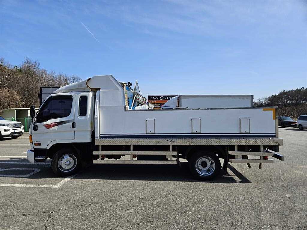 medium and large cargo Live Fish Car - Vista 8