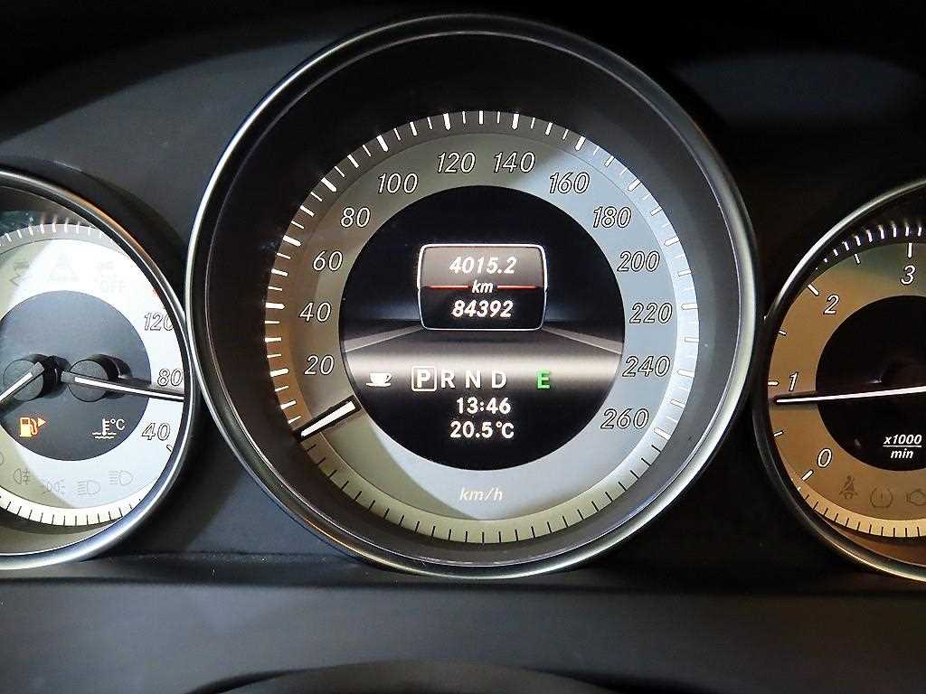 Mercedes Benz C Class - Vista 9