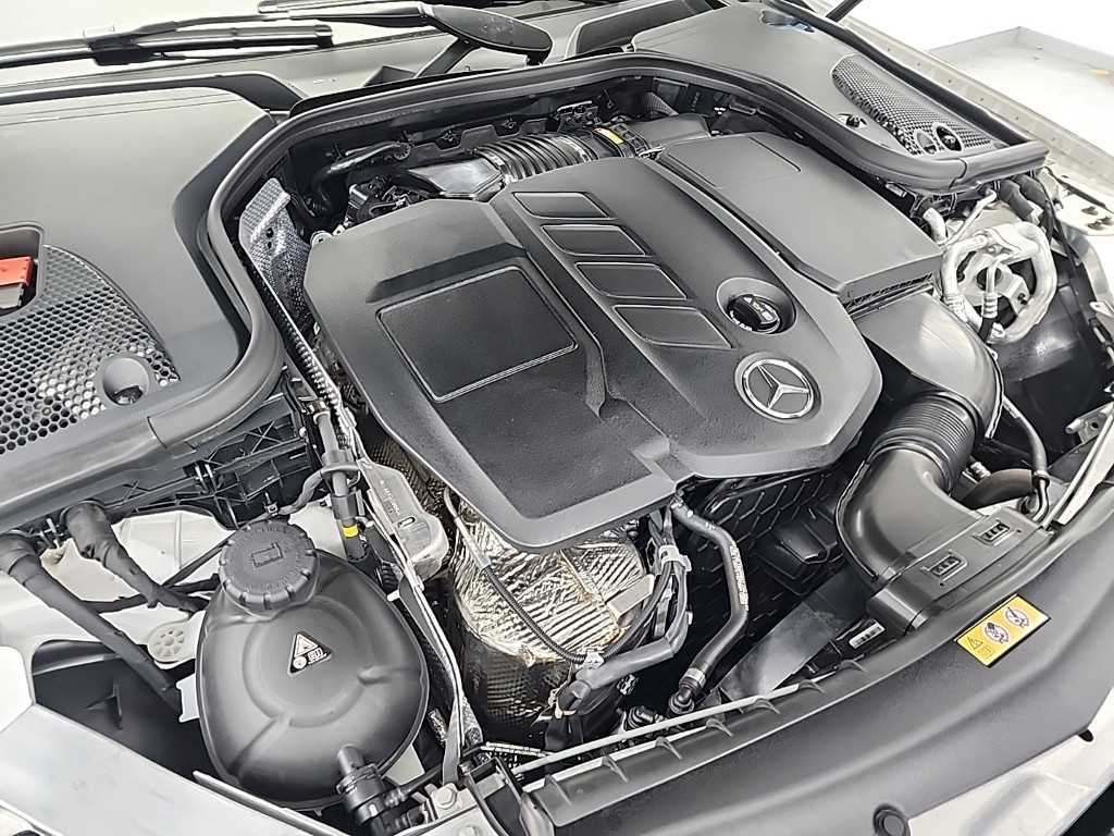 Mercedes Benz E class - Vista 5