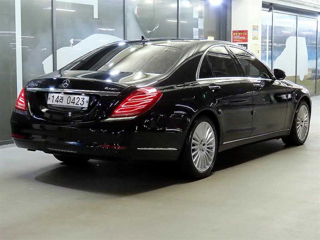 Mercedes Benz S Class - Vista 4