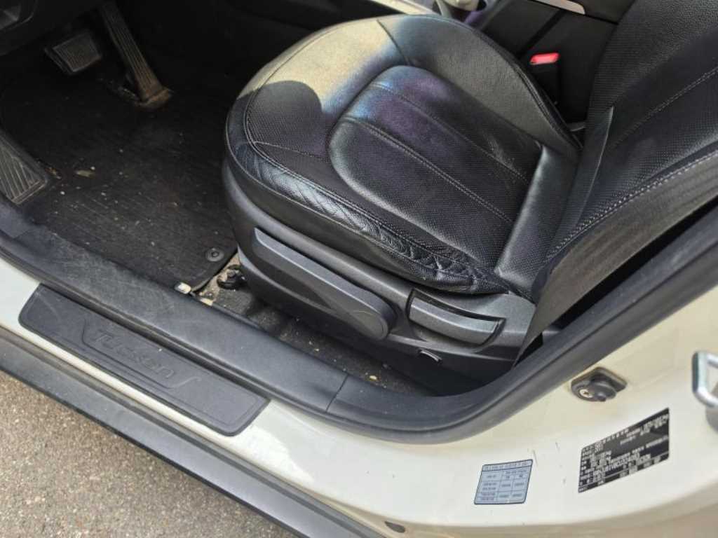 HYUNDAI Tucson - Vista 6