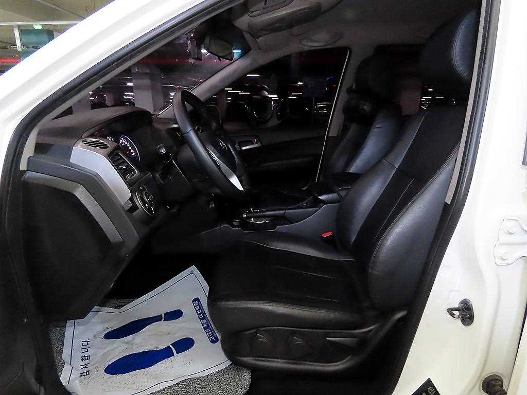 Ssangyong Korando - Vista 6