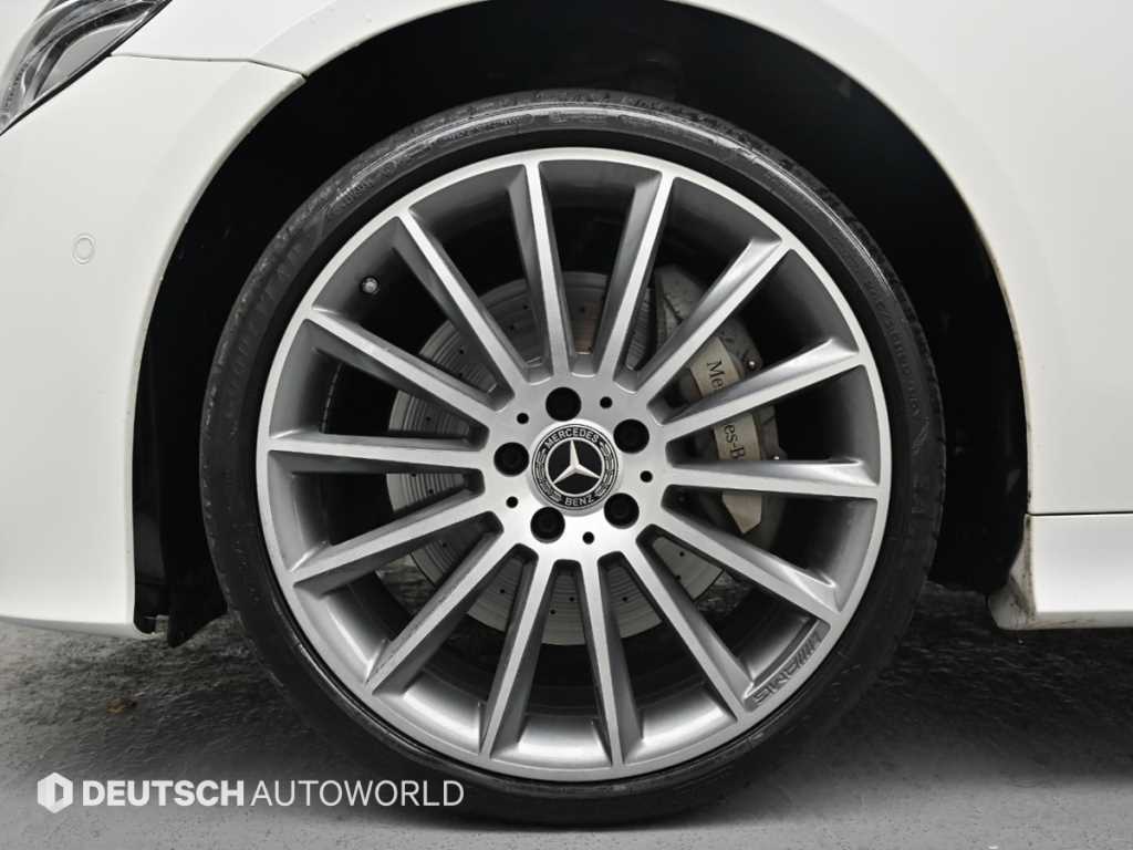 Mercedes Benz E class - Vista 6