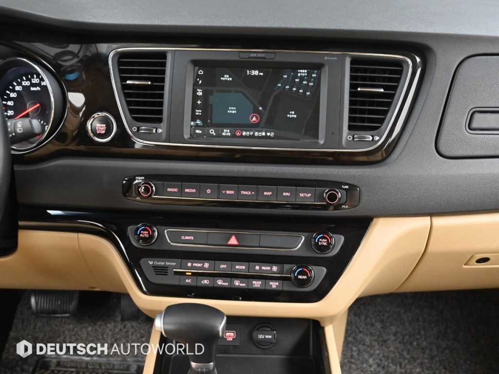 KIA Carnival - Vista 7