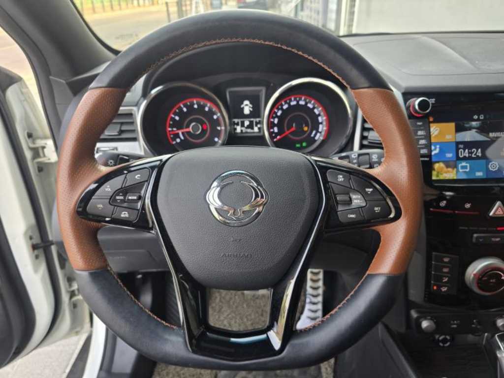 Ssangyong Tivoli - Vista 12