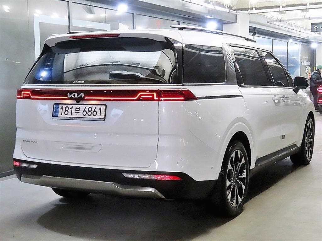KIA Carnival - Vista 4