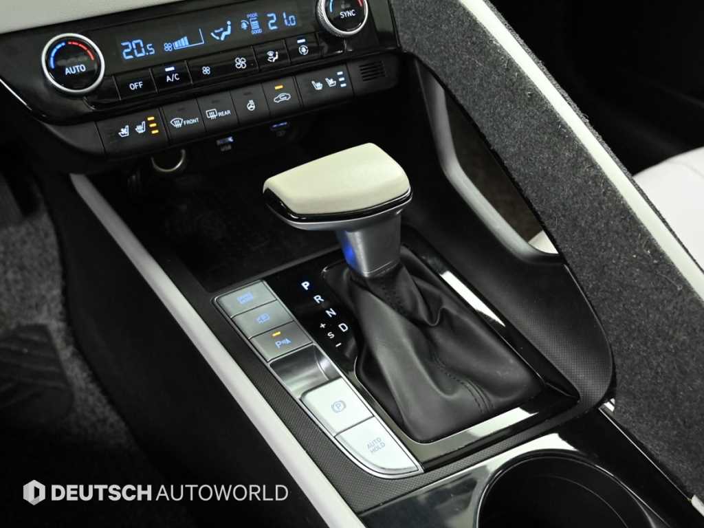 HYUNDAI Avante - Vista 9