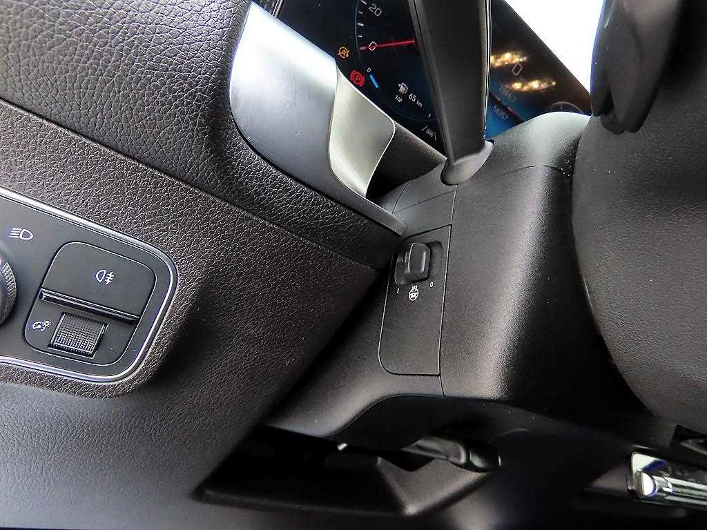 Mercedes Benz GLB Class - Vista 12