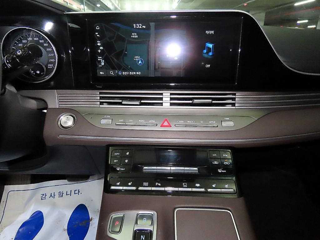 HYUNDAI Grandeur - Vista 11