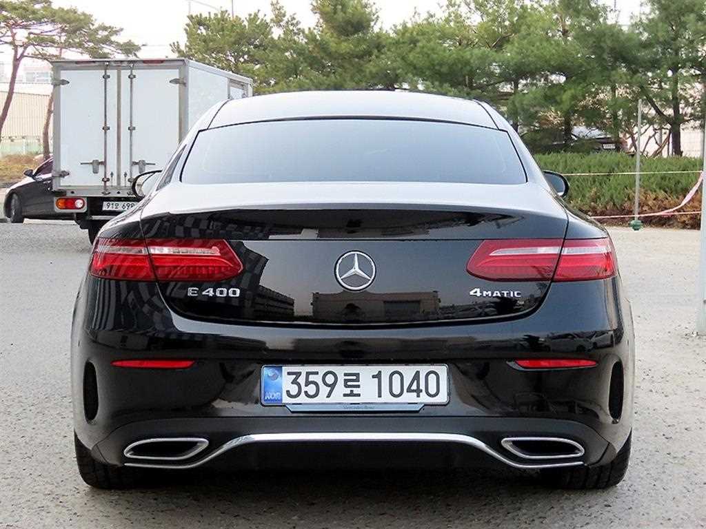 Mercedes Benz E class - Vista 4