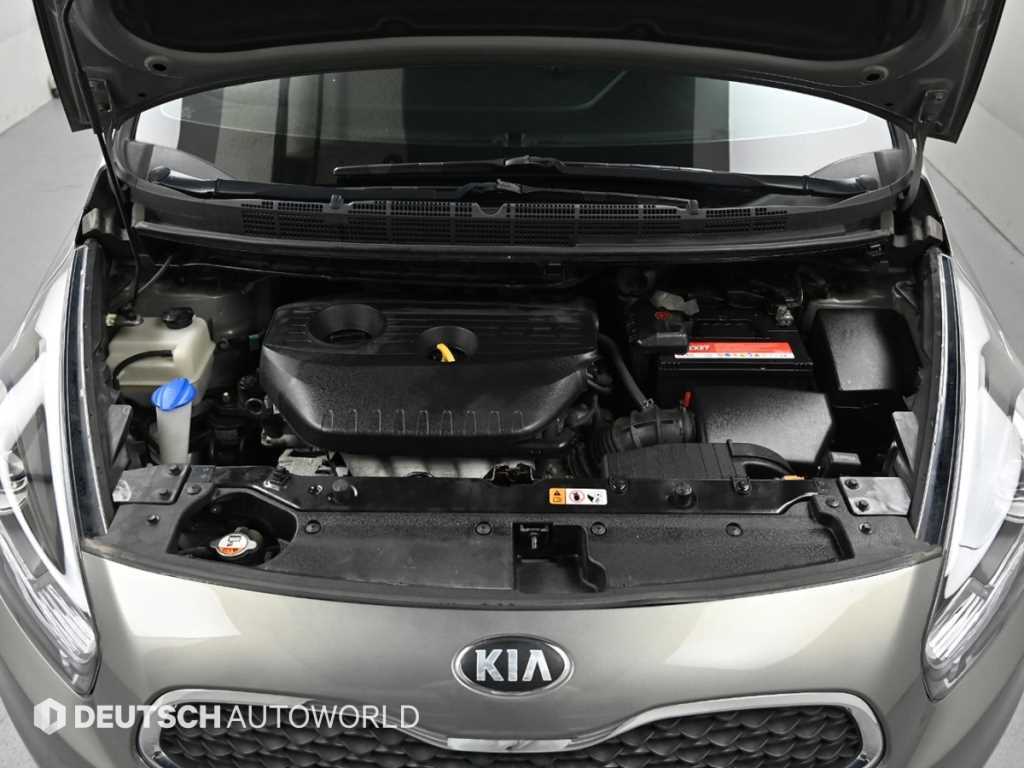 KIA Carens - Vista 6