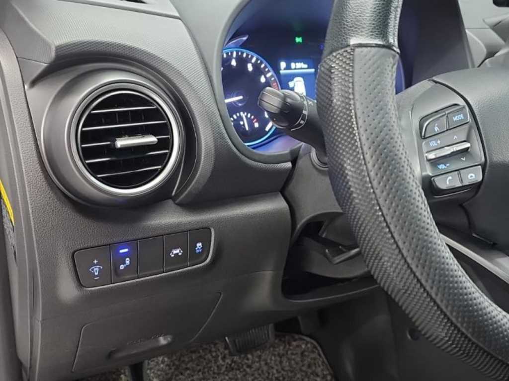 HYUNDAI Kona - Vista 9