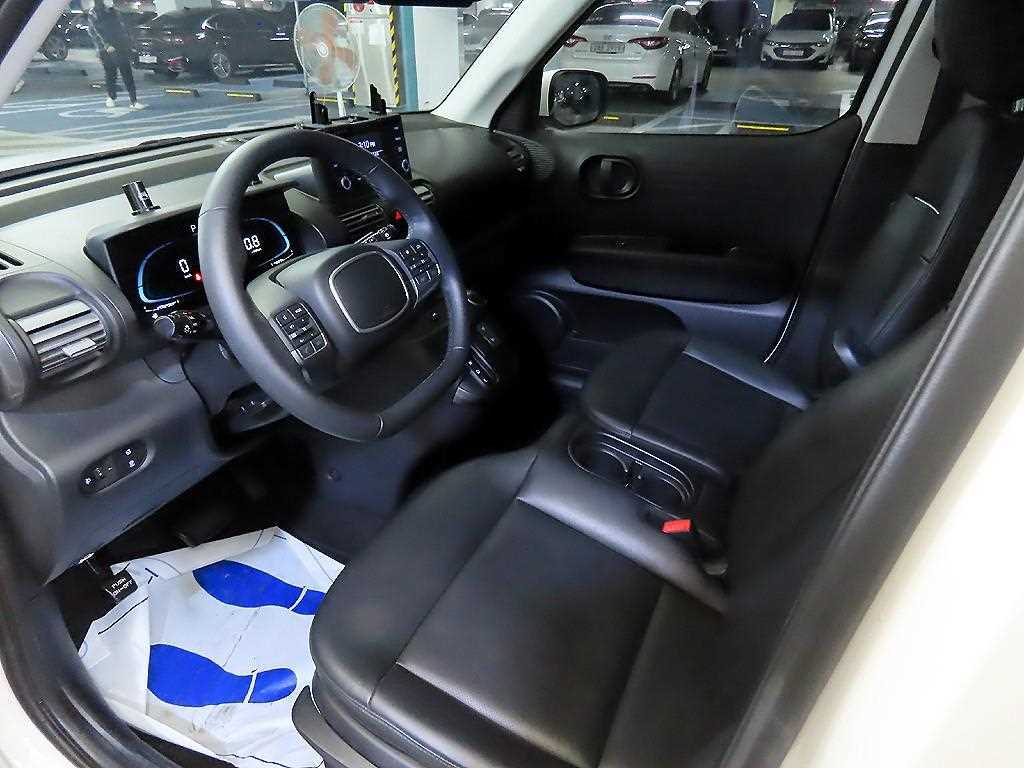 HYUNDAI Casper - Vista 10