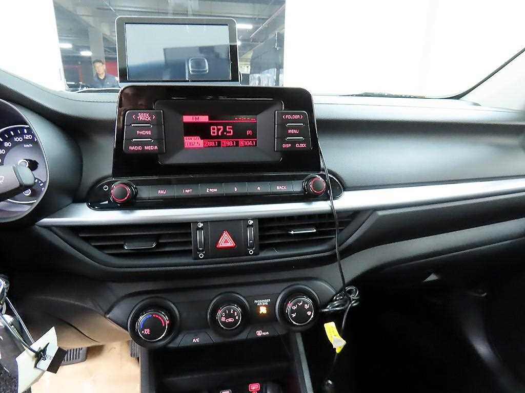 KIA K3 2023 the color of pearl - Importación desde Corea - HF Imports Iquique - Foto 13