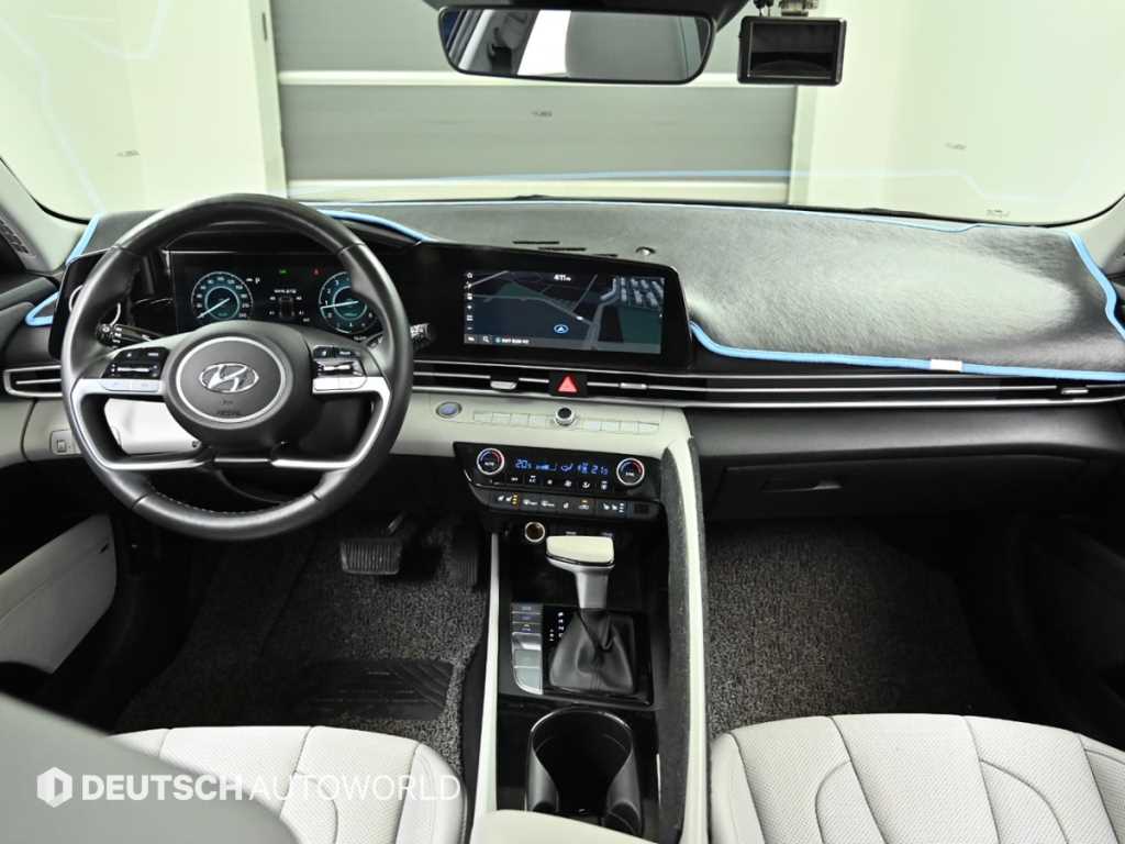 HYUNDAI Avante - Vista 7