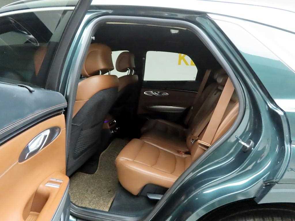 Genesis GV70 - Vista 12