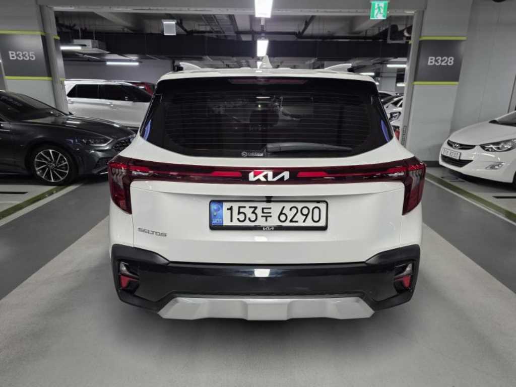 KIA Seltos - Vista 4
