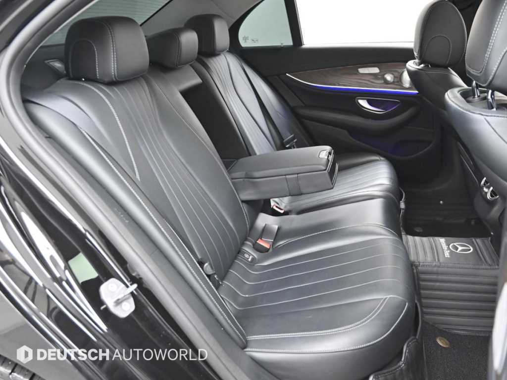 Mercedes Benz E class - Vista 12