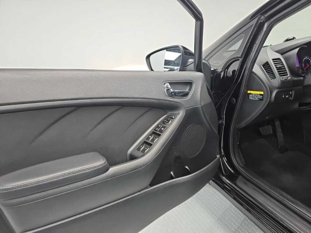 KIA K3 2013 Negro - Importación desde Corea - HF Imports Iquique - Foto 14