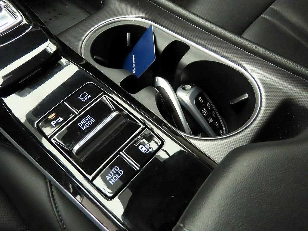 HYUNDAI Sonata - Vista 12