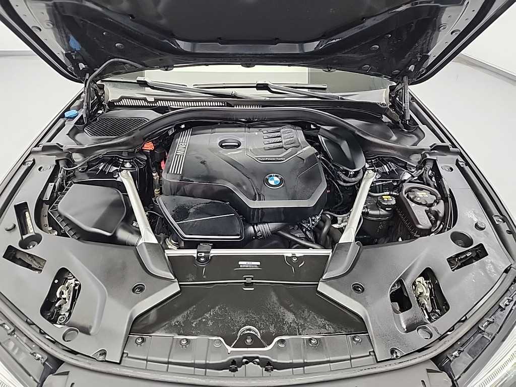 BMW 5 Series - Vista 5