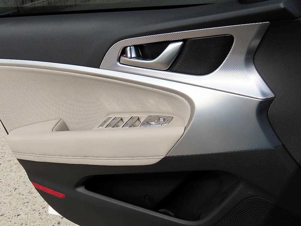 Genesis G70 - Vista 12