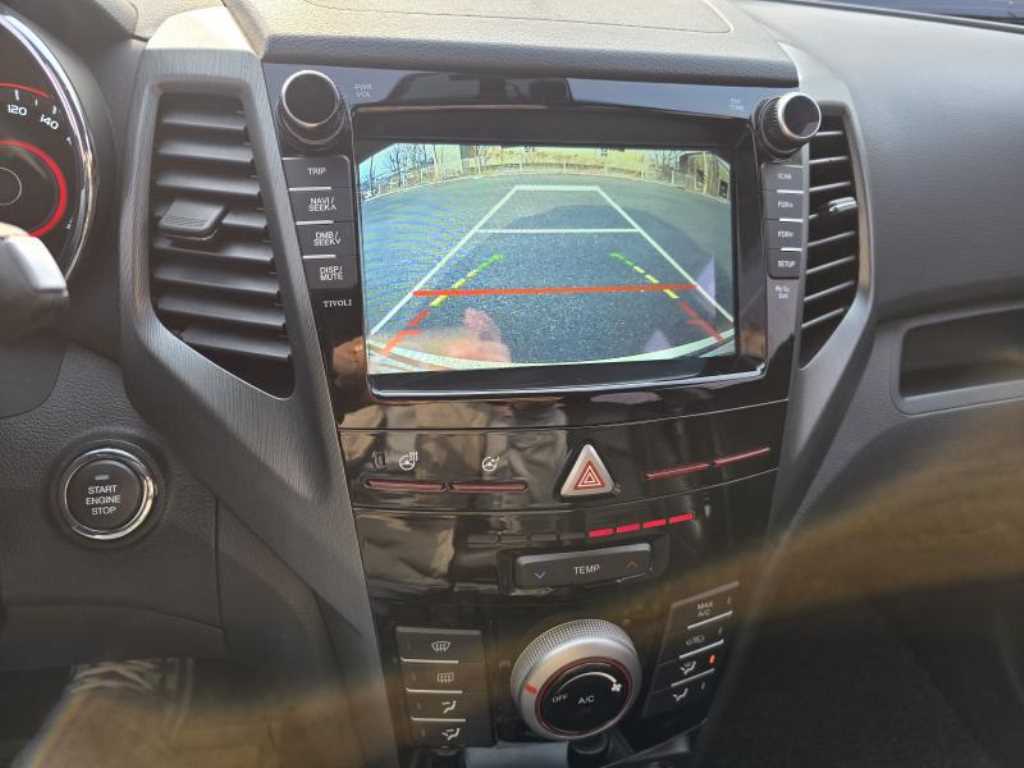 Ssangyong Tivoli - Vista 9