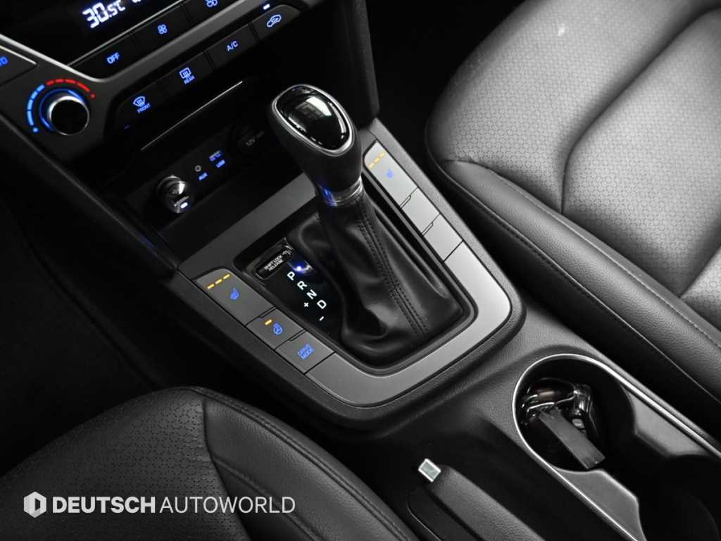 HYUNDAI Avante - Vista 9