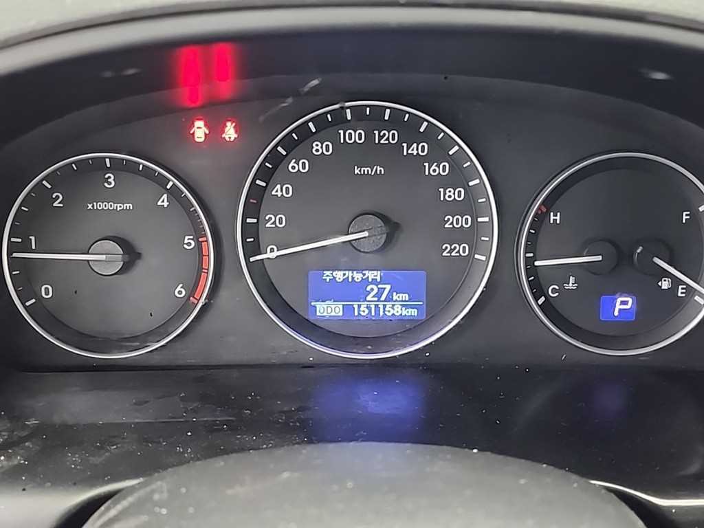 HYUNDAI Starex - Vista 6